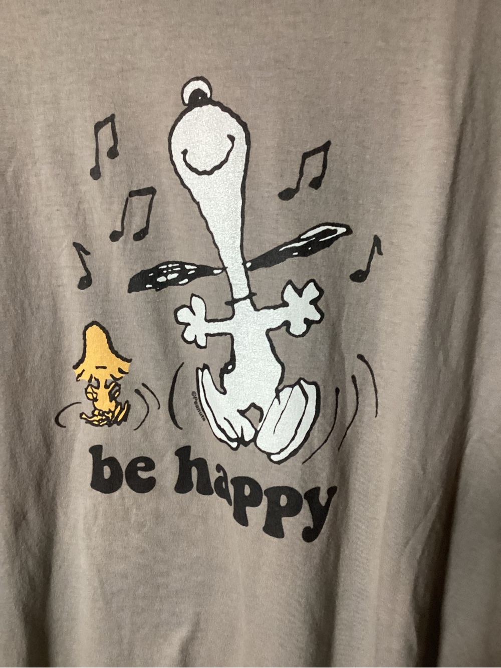 Be Happy Snoopy Graphic Tee - Gray with Yellow Accent
